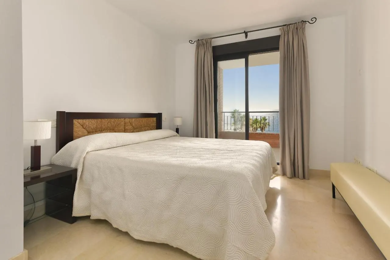 Apartamento De 2 Dormitorios En Torrox Costa 0*,